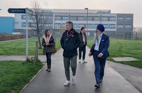 PXL 20251106 083232312